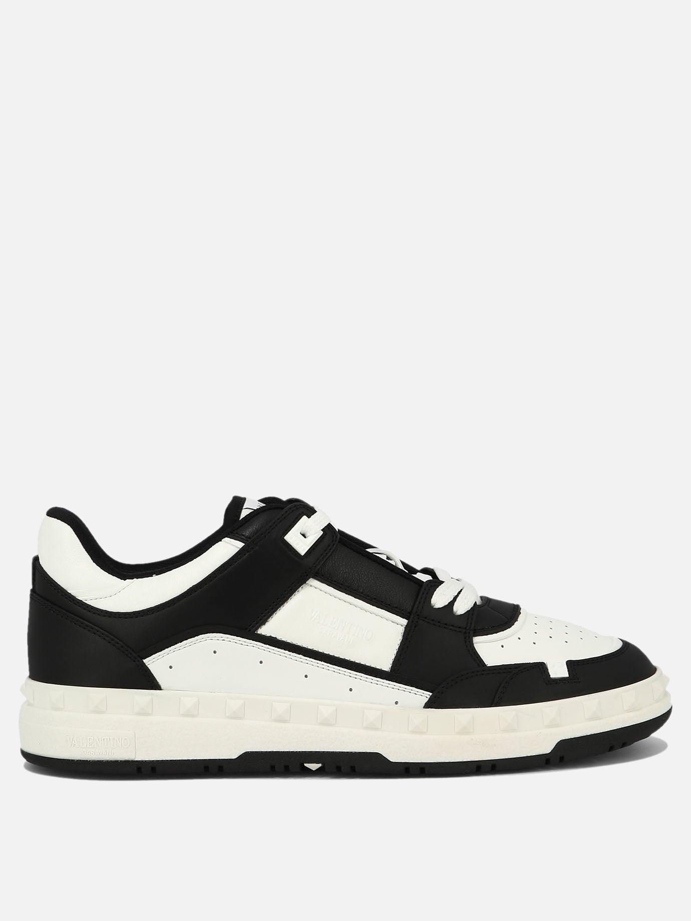 Low top sneakers 100% leather - 100% rubber  Black - Valentino Garavani Men | PDP | VIETTI Online Store | Zoom-Modal
