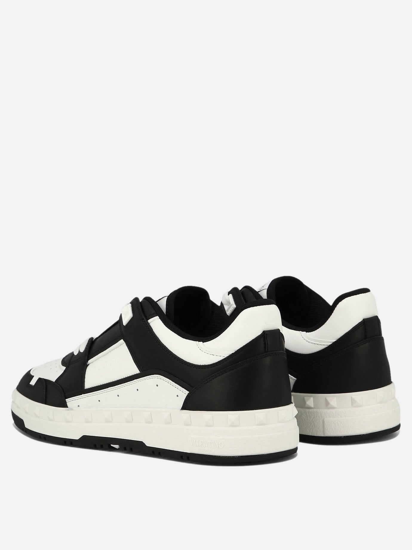 Low top sneakers 100% leather - 100% rubber  Black - Valentino Garavani Men | PDP | VIETTI Online Store | Zoom-Modal_4
