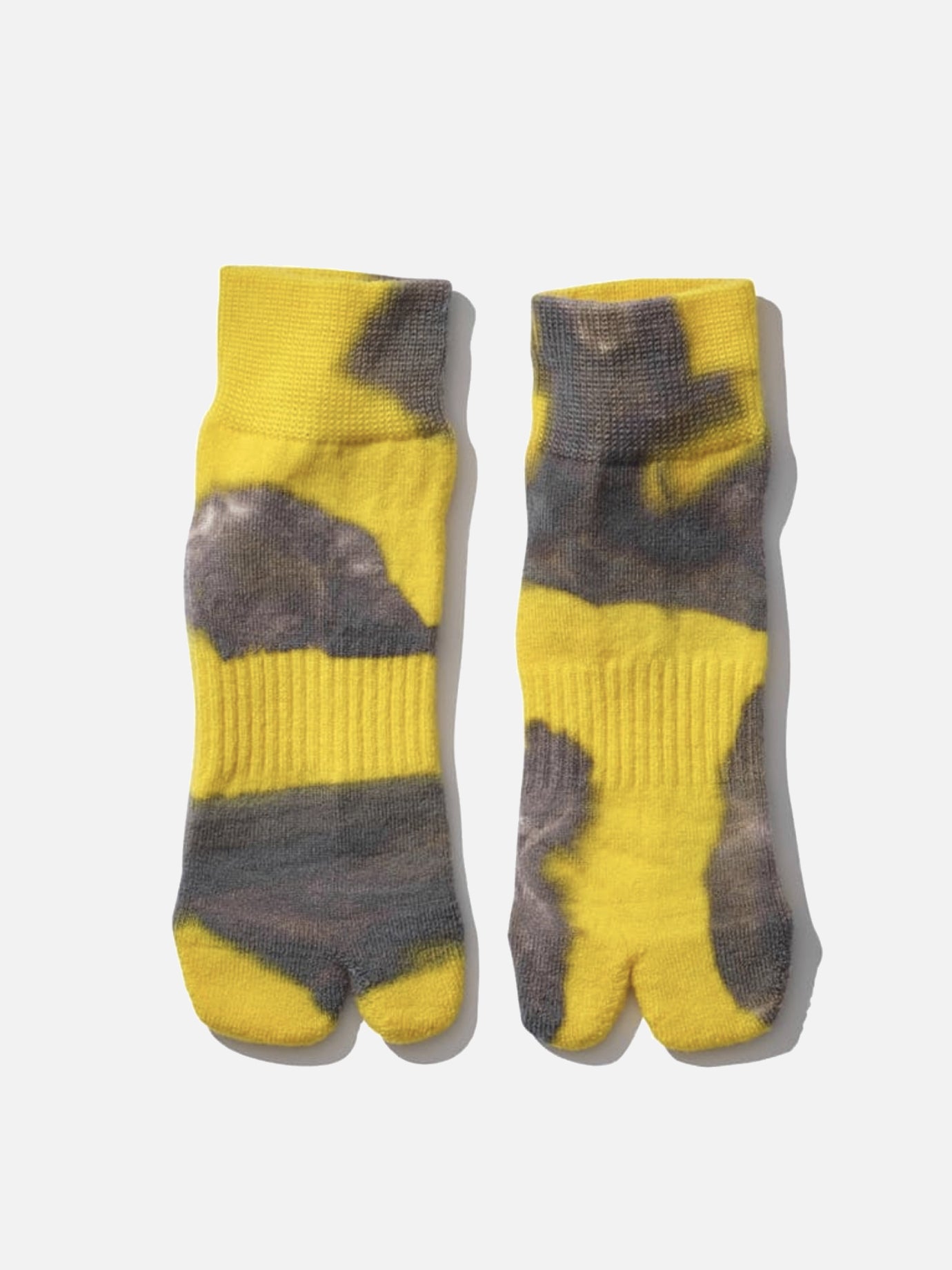 "Tie Dye Tabi" socks