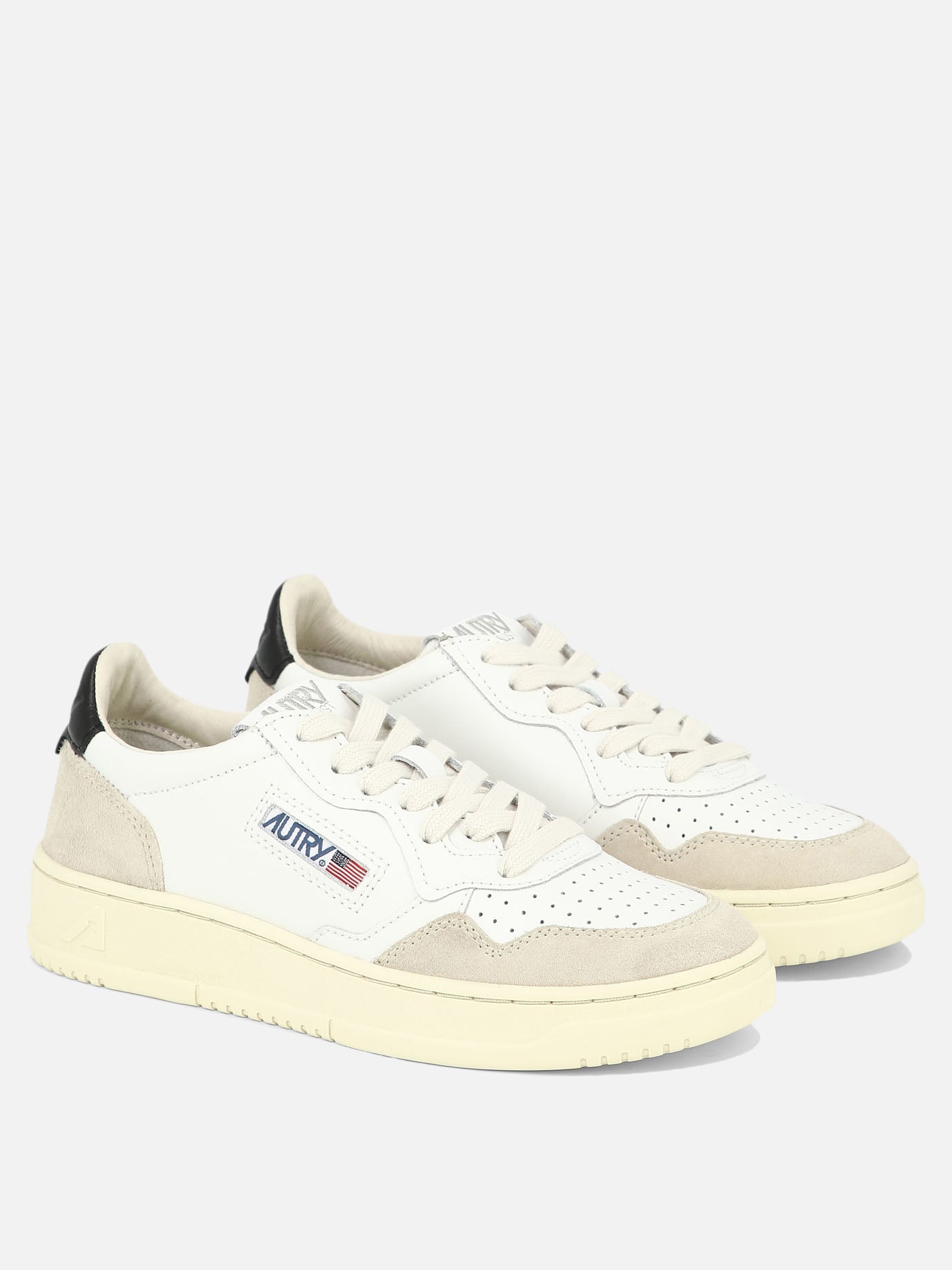 Autry "Medalist Low" sneakers White