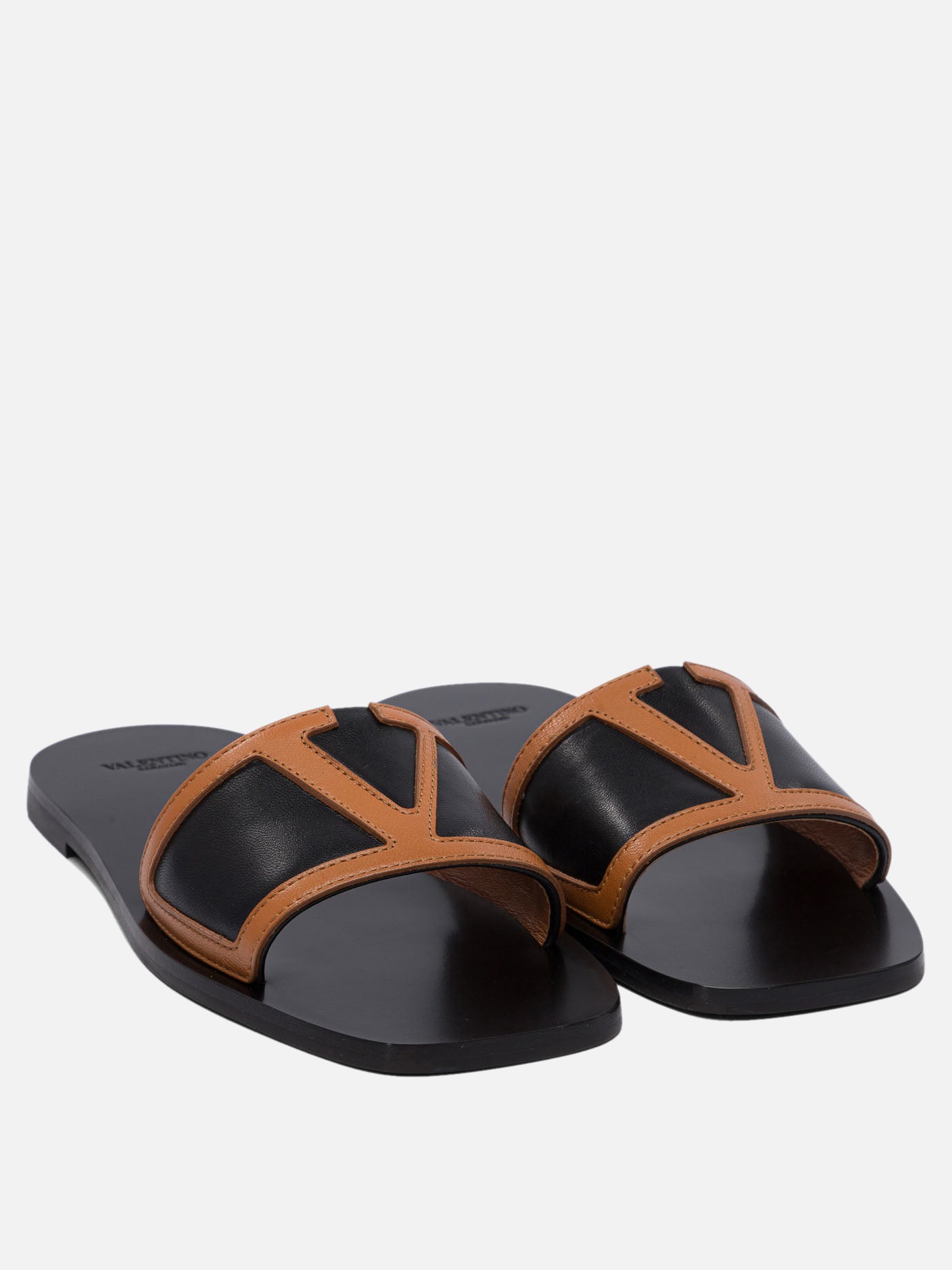 Flat sandals 100% leather - 100% leather  Black - Valentino Garavani Women | PDP | VIETTI Online Store | Zoom-Modal_2
