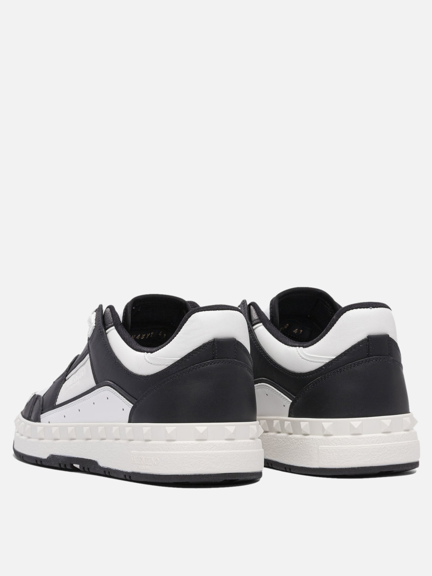 Low top sneakers 100% leather - 100% rubber  Black - Valentino Garavani Men | PDP | VIETTI Online Store | Zoom-Modal_4
