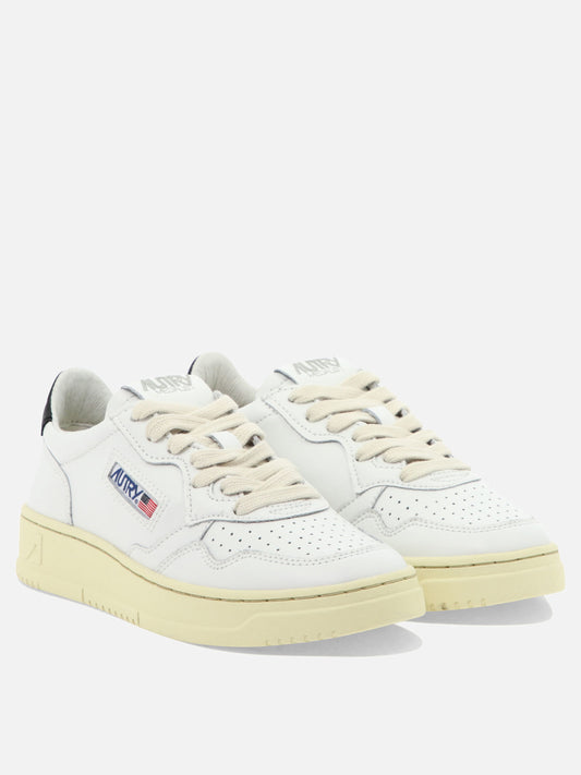 Low top sneakers 100% cow leather - 100% rubber  White - Autry Women | PDP | VIETTI Online Store | 2
