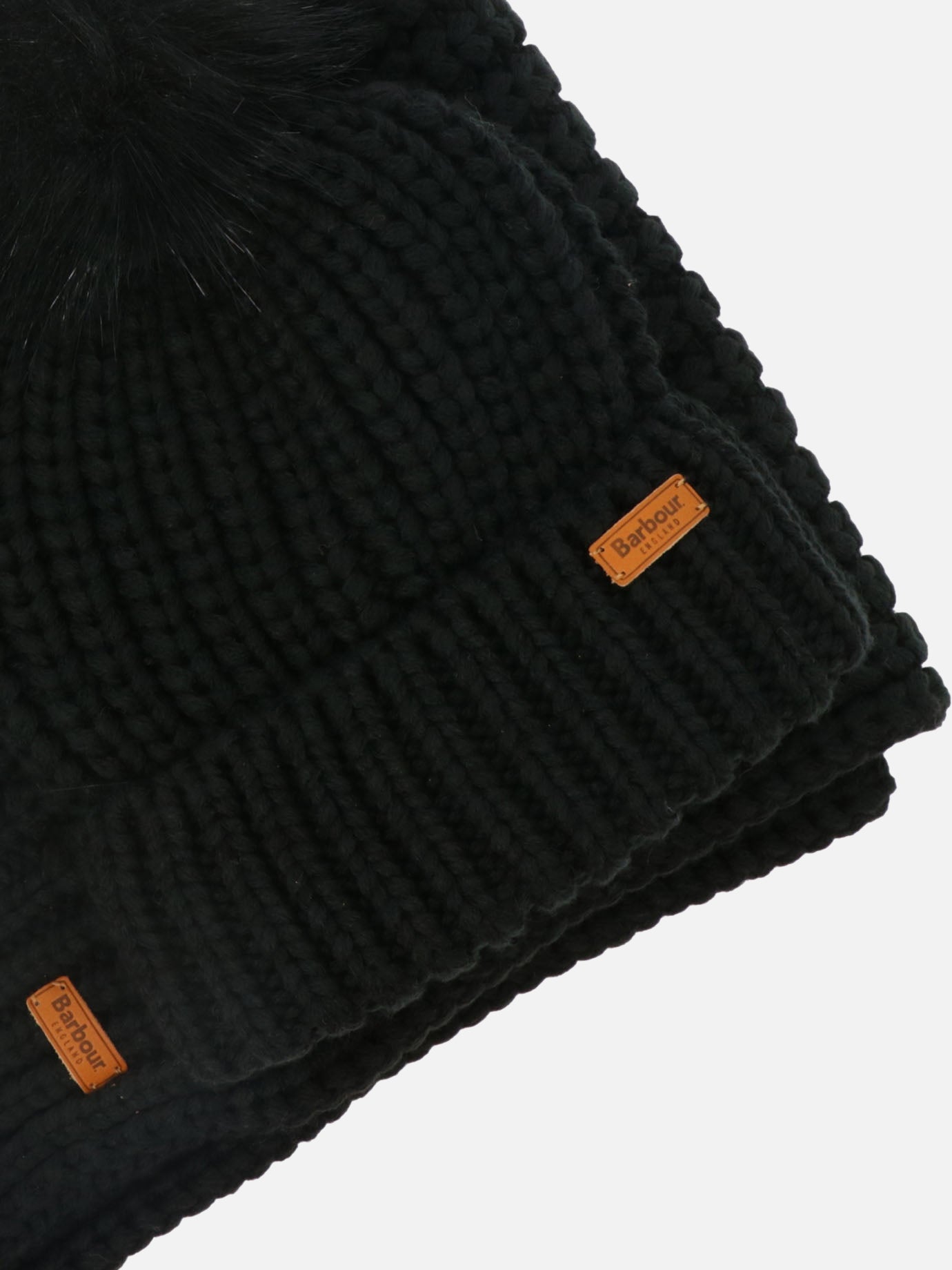 "Saltburn" beanie and scarf set