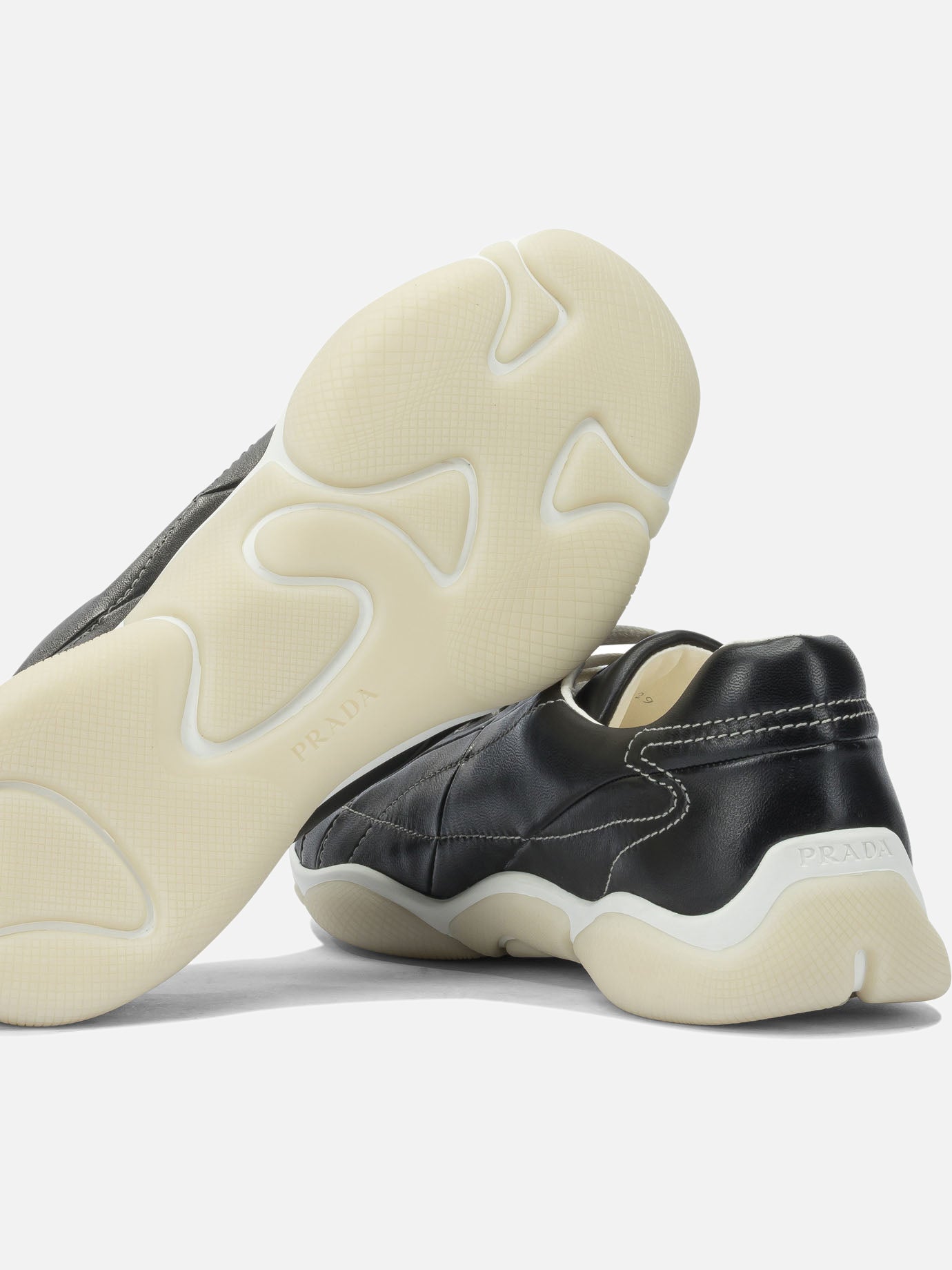 Low top sneakers 100% lamb leather - 100% rubber  Black - Prada Men | PDP | VIETTI Online Store | Zoom-Modal_5
